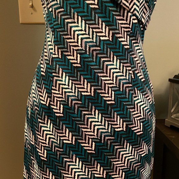 White House Black Market dress size 4. NWT. - Picture 3 of 15